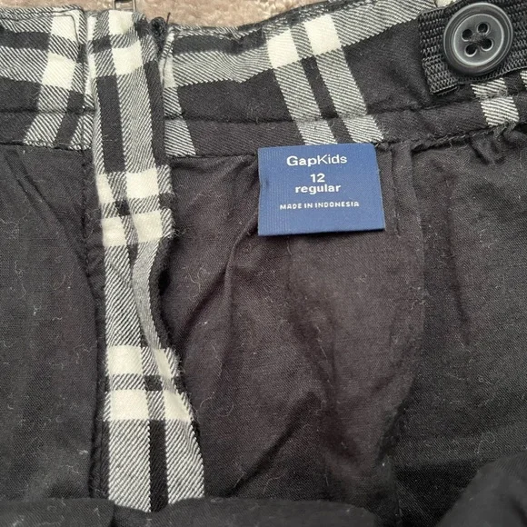 Black and White Gap Mini Skirt - Picture 2 of 5